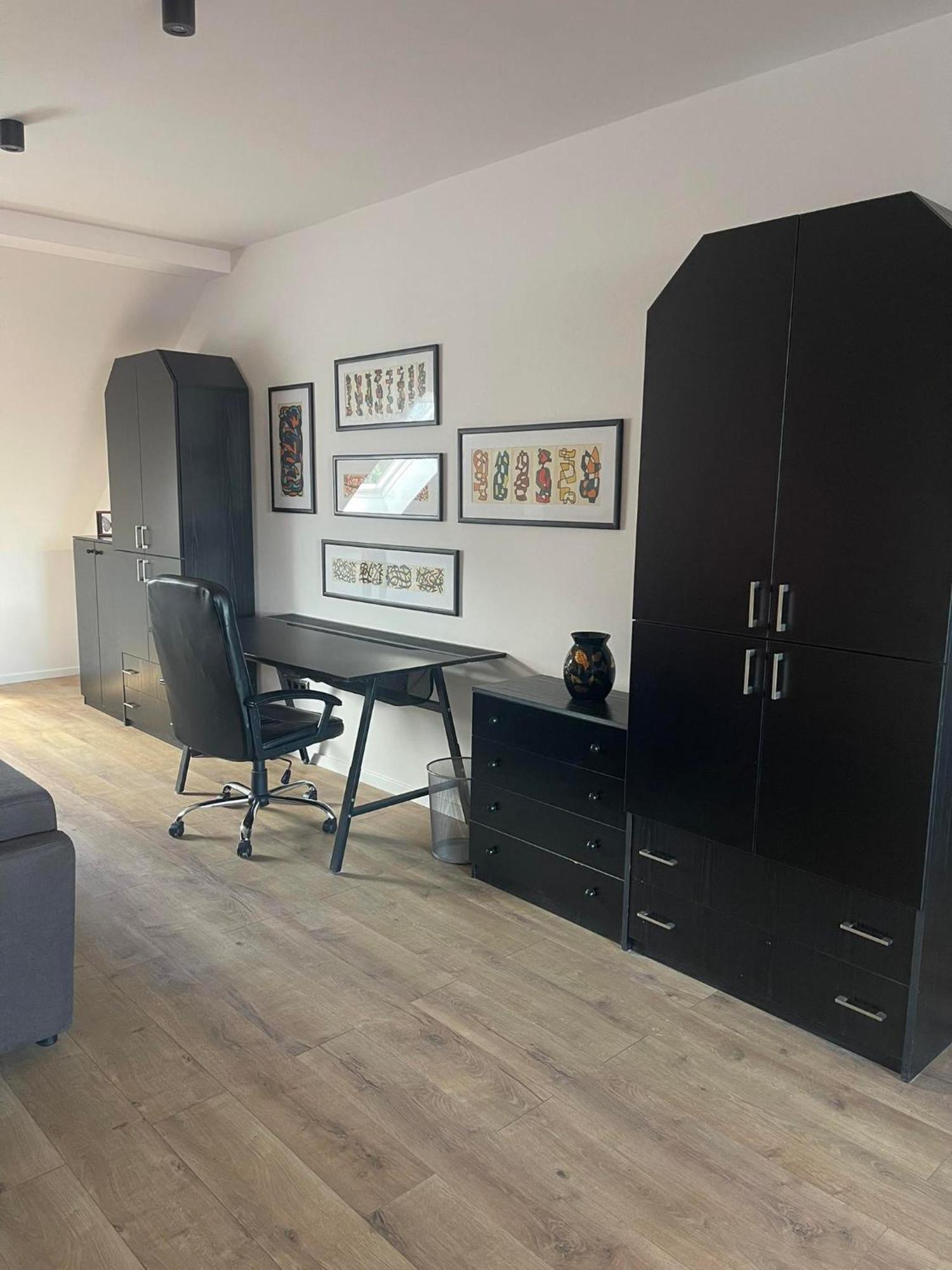 Hotello Apartmanhaz Es Panzio ซาลาแอแกร์แซค ภายนอก รูปภาพ
