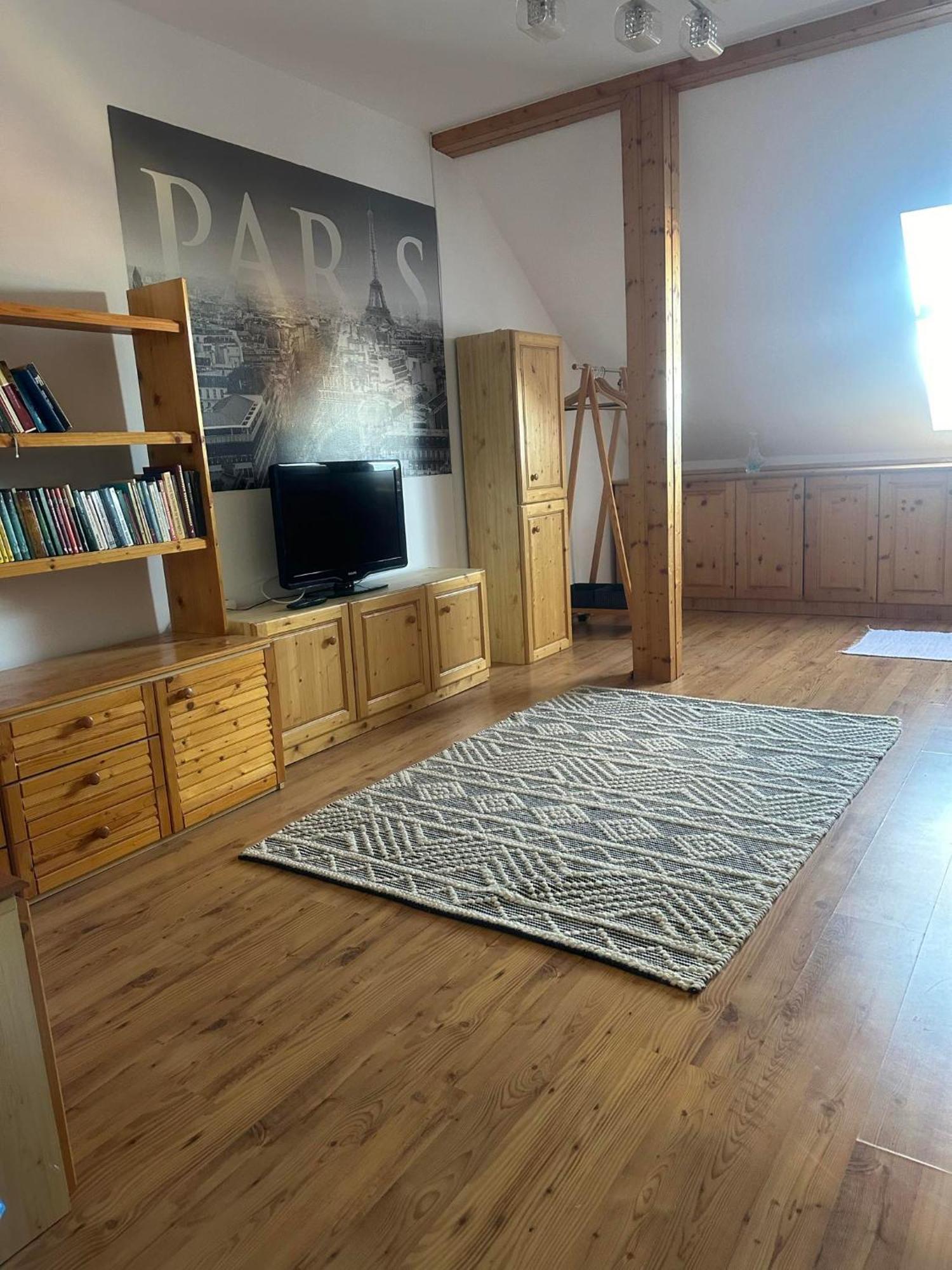 Hotello Apartmanhaz Es Panzio ซาลาแอแกร์แซค ภายนอก รูปภาพ